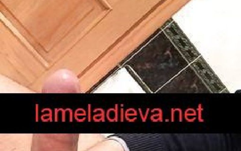 RAGAZZO DOTATO GIOVANE ESTROSO CERCA DONNE O DONNE TEMERARIE E PER SAZIARLE AFFINITÀ MENTALE SENZA TABÙ