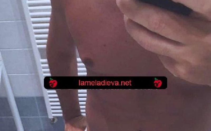 CERCO AMICIZIA CON STUDENTESSA