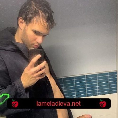 Ragazzo fisicato e dotato per donna vogliosa o coppie cuckold