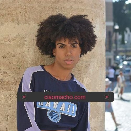 GIOVANE BRASILIANO CERCO UOMO CHE MI VIZI