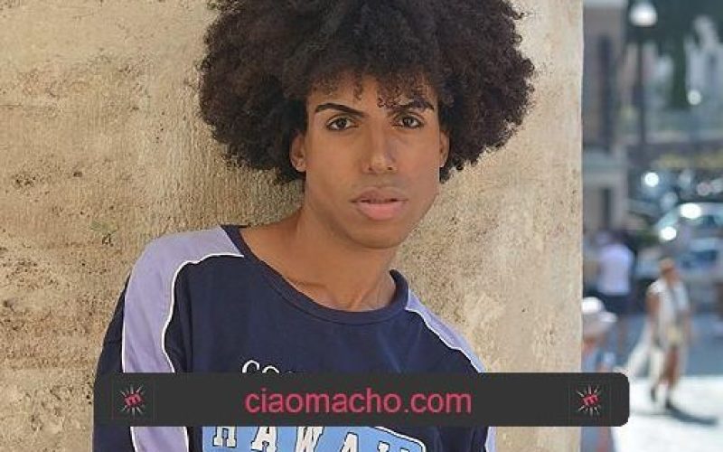 GIOVANE BRASILIANO CERCO UOMO CHE MI VIZI