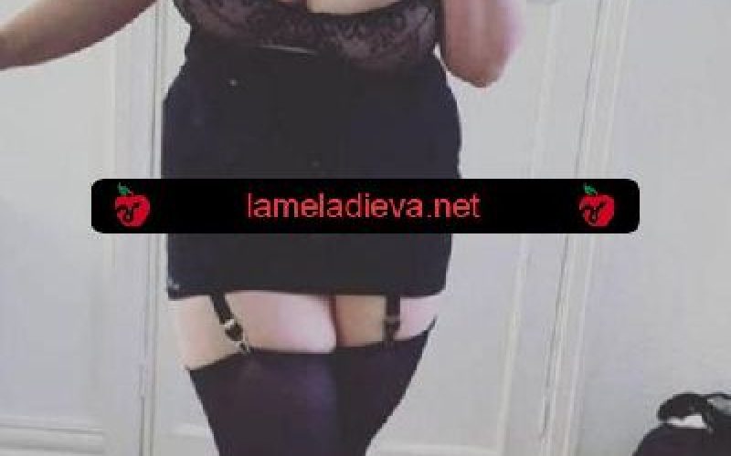 Mi piace che tu mi Lechi  E IO TI SQUIRTO IN BOCA RICEVO ACAZZA MIA VENGO ANCHE DA TE