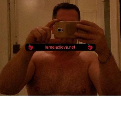 Dotato, Ospitale e molto Discreto